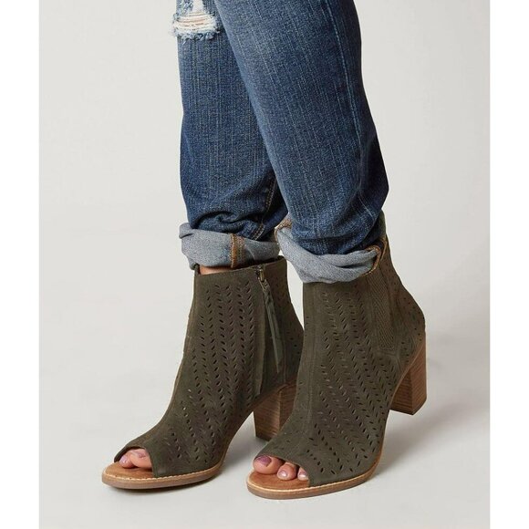 TOMS Majorca Ankle Boot Women's 7.5 Perforated Olive Green Peep Toe Ankle Boots - Picture 1 of 8